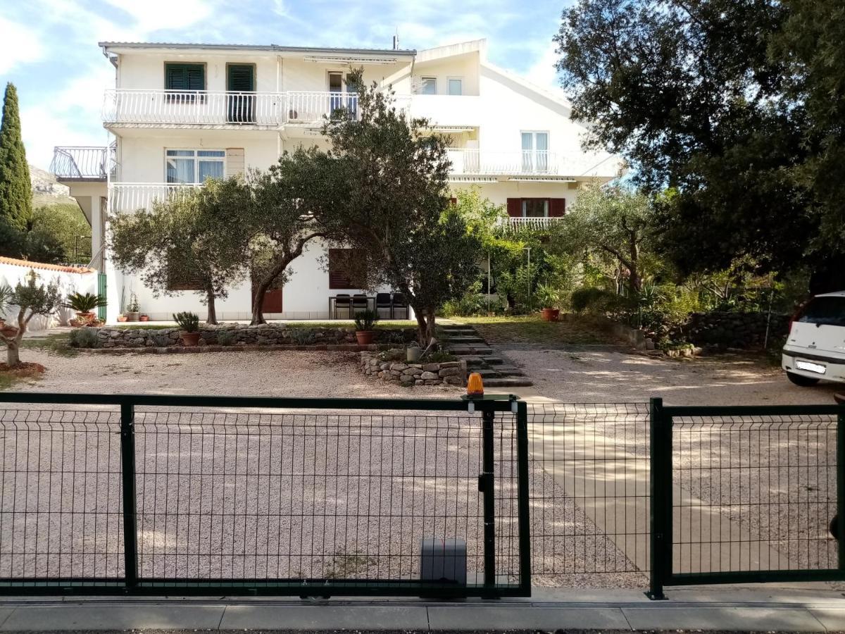 Tihana-ground Floor With Large Terrace Makarska