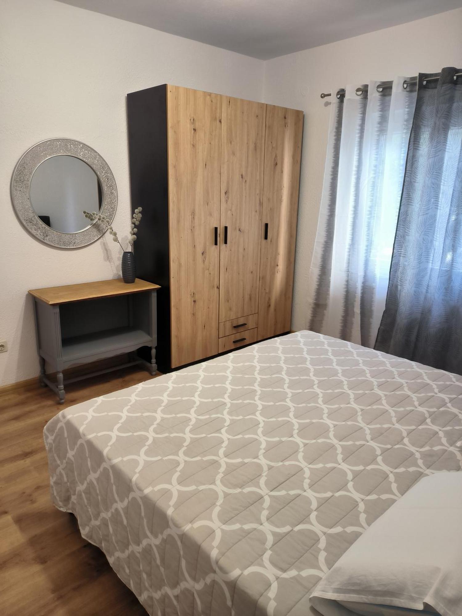 Apartment Tihana-ground Floor With Large Terrace Makarska